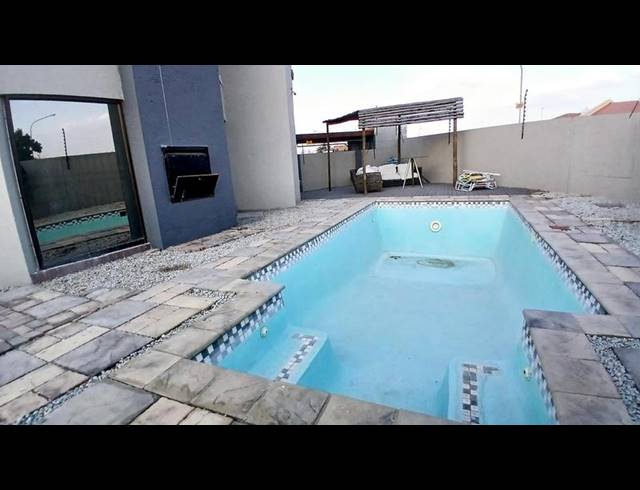 4 BEDROOM HOUSE FOR SALE IN RETHABILE GARDENS